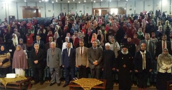 صور ..رئيس جامعة دمنهور يفتتح المؤتمر العلمى لكلية رياض الأطفال