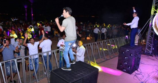 صور.. هكذا تفاعل الجمهور مع حفل سعد الصغير فى طابا