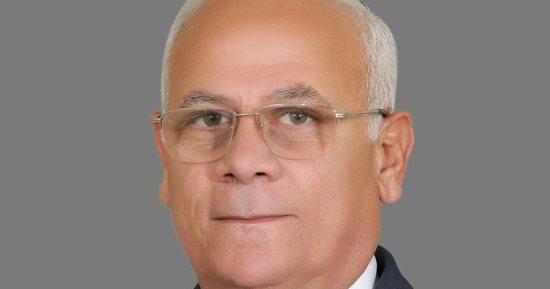 محافظ بورسعيد يناقش الاستعدادات النهائية لمبادرة القضاء على "فيروس سى"