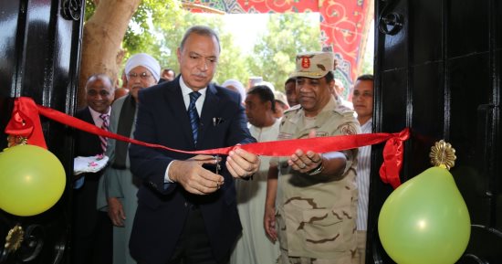 ​صور .. محافظ قنا يفتتح عد​د​ من منافذ السلع الغذائية الجديدة