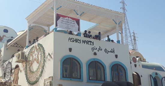 "عمر حسن" ساب الامتحانات وفرح أطفال النوبة.. بمهرجان أشرى نارتى