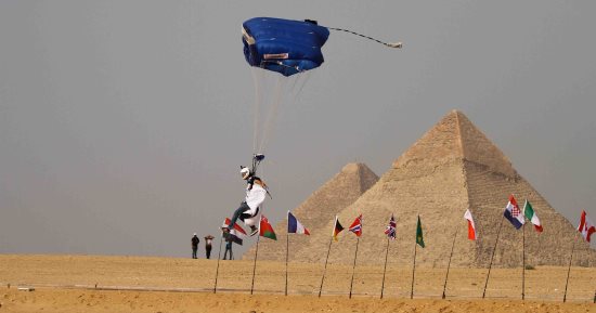 صحيفة أمريكية تبرز خطة تطوير منطقة الأهرامات
