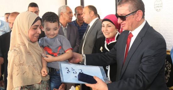 محافظ كفر الشيخ يسلم 76 وحدة إلى مستحقى مشروع الإسكان الاجتماعى بفوه