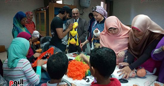 فيديو وصور.. رئيس إقليم جنوب الصعيد الثقافى يتابع مهرجان مسرح الشباب بأسوان