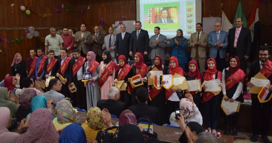 صور.. رئيس جامعة المنوفية يحضر حفل ختام الأنشطة لكلية التربية