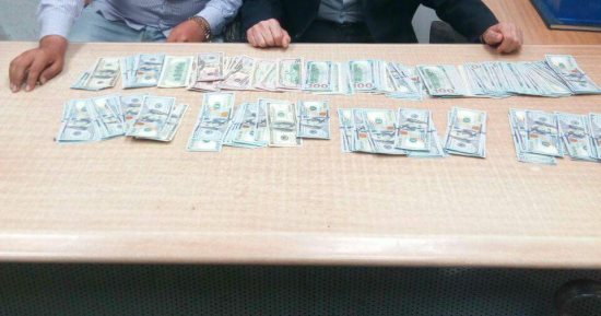 جمارك مطار برج العرب تحبط محاولة تهريب كمية من النقد الأجنبي