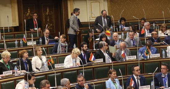 ممثل البرلمان الأوروبى يشيد بمحاصرة مصر للإرهاب خاصة فى سيناء