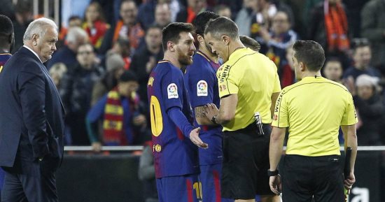برشلونة يحدد "شرطين" للتصويت فى انتخابات رئاسة الاتحاد الإسبانى