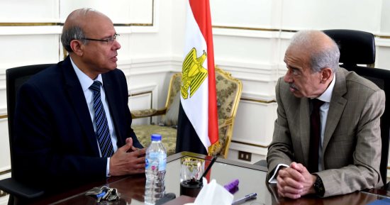 شريف إسماعيل يلتقى رئيس "الأرصاد الجوية" لاستعراض آخر توقعات حالة الطقس 