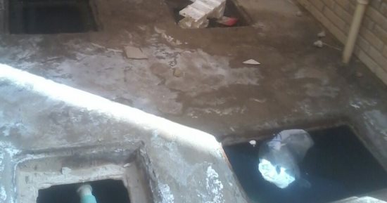 قارئ يشكو غرق شقق عمارات الإسكان بحى البنفسج فى مياه الصرف الصحى