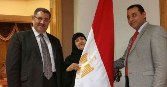 ابنة الحاجة سعدية: والدتى أدت العمرة بعد الإفراج عنها