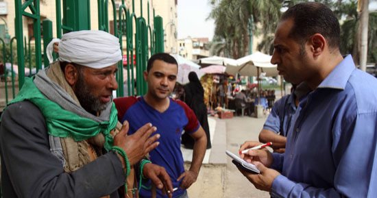 النيابة تستمع للشهود فى واقعة تعدى مختل نفسيا على 4 أمناء شرطة بالجمالية