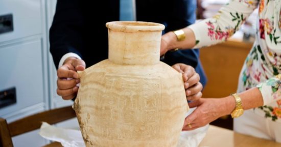 تعرف على القطع الأثرية المستردة من اليونان بعد 32 عاما