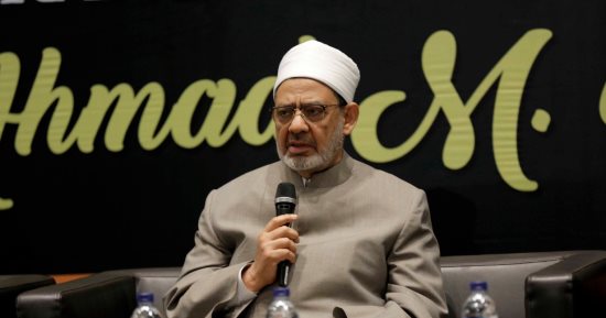 شيخ الأزهر ناعيا ضحايا انفجار بيروت: "قلوبنا مع لبنان"