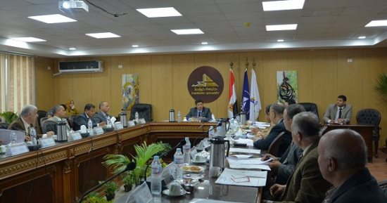 رئيس جامعة دمياط: منع سفر أعضاء هيئة التدريس أثناء الامتحانات