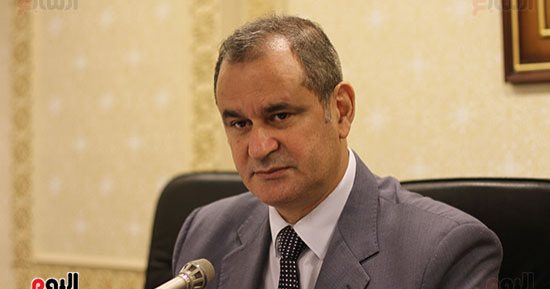 النائب مدحت الشريف: التحول للدعم النقدى يستلزم وجود قاعدة بيانات للمستحقين