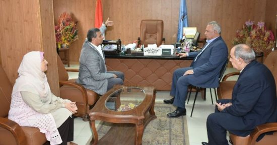 محافظ الشرقية يزور مقر هيئة الطرق لمتابعة تنفيذ 8 طرق دائرية بالزقازيق و فاقوس