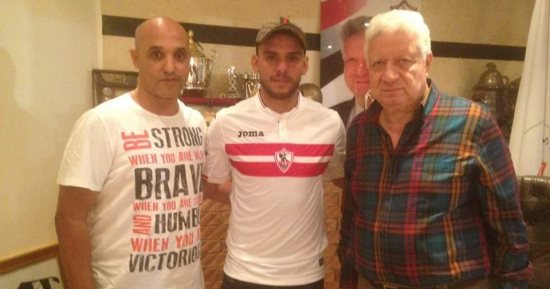 خالد قمر يشاهد مباراة الزمالك والإنتاج من مقصورة بتروسبورت
