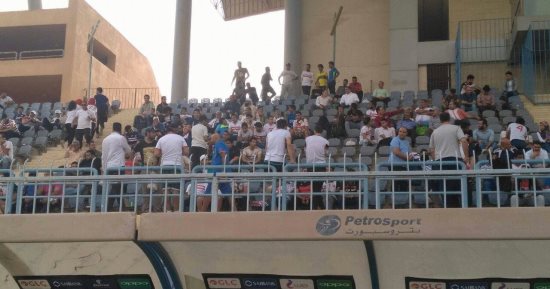 صورة.. جماهير الزمالك فى بتروسبورت لمؤازرة الأبيض أمام الإنتاج