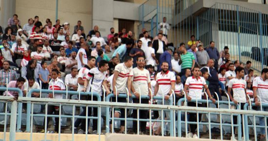 فيديو و صور.. جمهور الزمالك يشعل الملعب بالهتافات بعد هدف الإنتاج