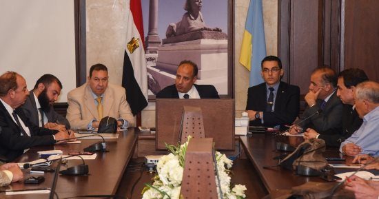 محافط الإسكندرية يعقد اجتماعا عاجلا لحل مشكلات منطقتي كينج مريوط وأبو بسيسة