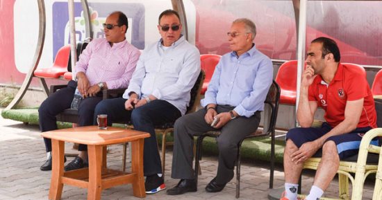 الخطيب يحضر مران الأهلى لتحفيز اللاعبين قبل مباراة الترجى بدورى الأبطال 