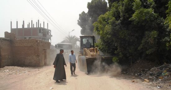 صور.. حملات نظافة وتجميل وإزالة المطبات العشوائية بالبلينا بسوهاج