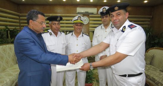 صور.. مساعد وزير الداخلية يكرم عددا من الضباط والأفراد بأمن الإسماعيلية