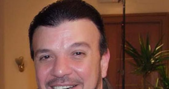 أحمد سلامة مهرب ذهب فى فيلم "خلى بالك من اللى جاى"