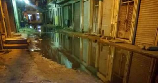 صور.. غرق شوارع السيوف فى الإسكندرية بمياه الصرف الصحى