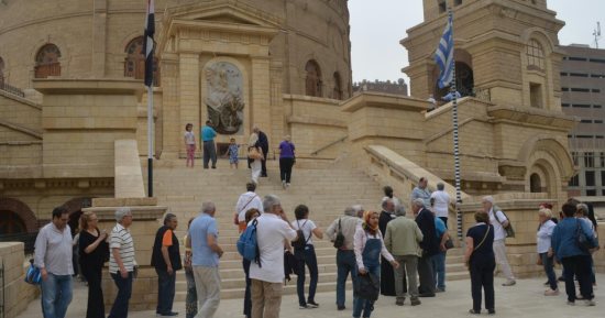 وفد اليونان وقبرص يزور منطقة مجمع الأديان بمصر القديمة.. صور