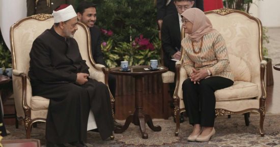 رئيسة سنغافورة تستقبل الدكتور أحمد الطيب بقصر الأستانا