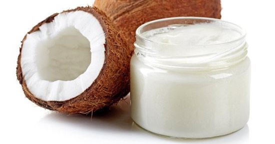 طرق منزلية بسيطة للقضاء على قشرة الشعر من الثوم لزيت جوز الهند