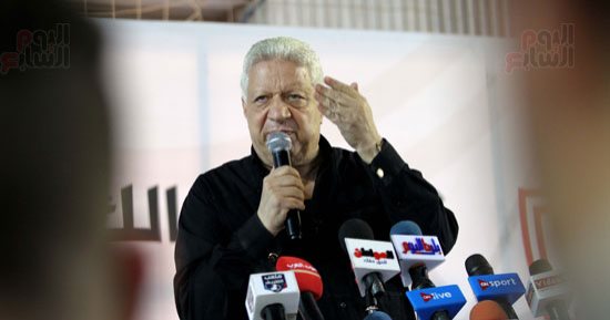 مرتضى منصور يعد لاعبى الزمالك بـ"حج وعمرة" حال التتويج بكأس مصر