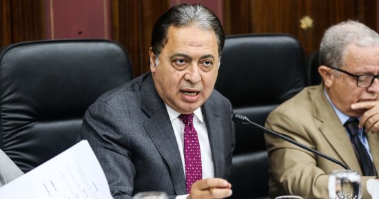 وزير الصحة يقرر تحمل الوزارة مصاريف حصول الأطباء على الماجستير والدكتوراة