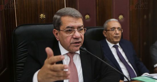 وزير المالية: عجز الموازنة ينخفض من عام لآخر.. وأطالب بشرح الأرقام للنواب