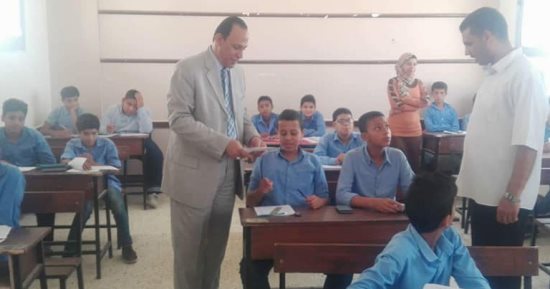 صور .. وكيل التربية والتعليم بجنوب سيناء يتفقد سير الامتحانات 