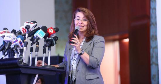 غادة والى: رفع الدعم عن الأسر غير الملتزمة بالتطعيمات وتسرب الطفل من التعليم