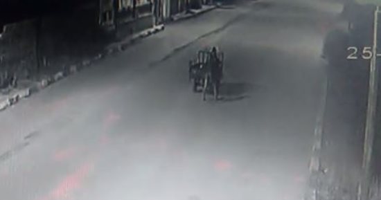 صور.. تعاون بين مياه الشرب بالأقصر ومديرية الأمن لمنع سرقة أغطية بلاعات الصرف