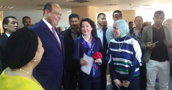 صور.. جولة محافظ مطروح وقنصل أمريكا بالإسكندرية بمتحف الآثار ومكتبة مصر
