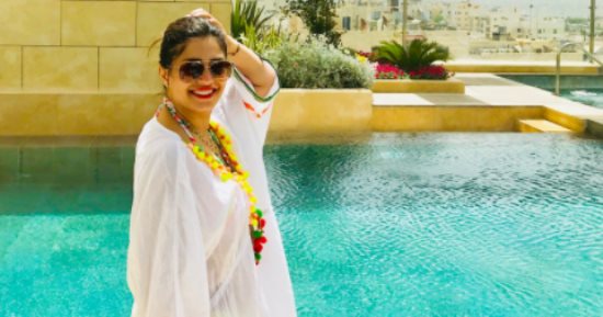 منه فضالى تستمع بأجازة الصيف قبل رمضان.. صور