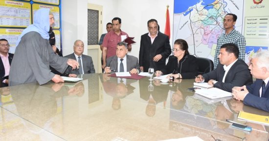 صور.. محافظ البحيرة تستجيب لـ37 شكوى خلال اللقاء الأسبوعى لخدمة المواطنين