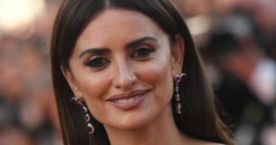 صور.. حضور مميز للنجمة الإسبانية Penélope Cruz بمهرجان كان