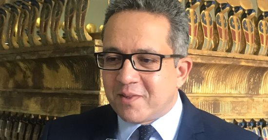 وزير الآثار عن عدم وجود مقبرة نفرتيتى خلف توت: الأمر لم ينته