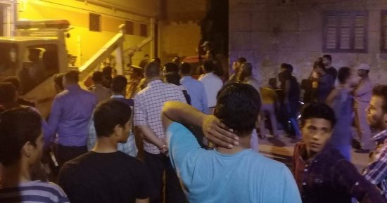 صور.. انهيار عقار قديم من 3 طوابق فى أسيوط