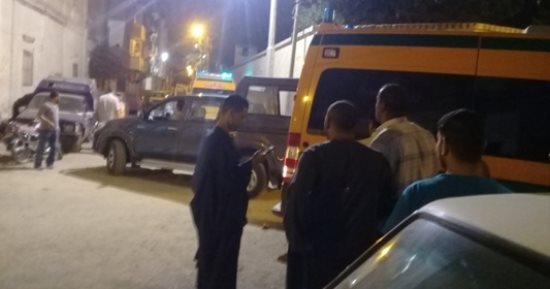 صور وفيديو.. إصابة 5 أشخاص والبحث عن عجوز فى انهيار منزل قديم بأسيوط