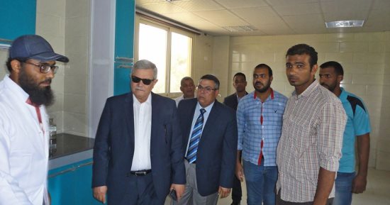 صور.. رئيس القابضة للمياه يتفقد إنشاءات إدارة شمال الأقصر بالزينية
