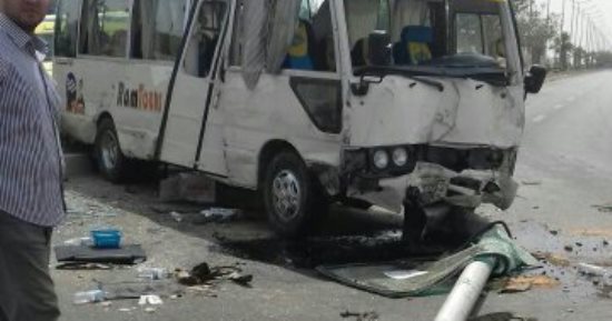 صور.. إصابة 10 سائحين صينيين إثر انقلاب أتوبيس بطريق مطار القاهرة