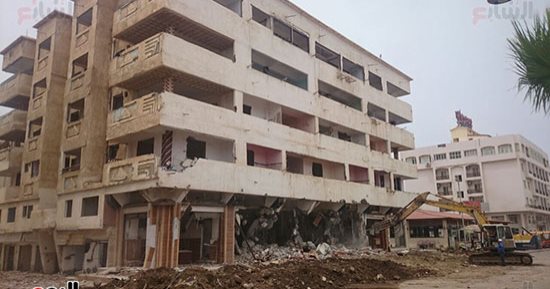 صور.. لجنة استرداد الأراضى تبدأ الموجة التاسعة لإزالة التعديات
