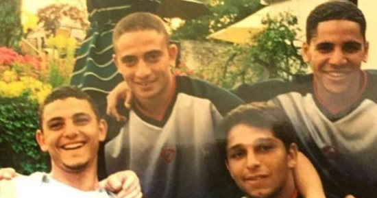 7 صور تجسد ذكريات "شيتوس" مع نجوم الساحرة المستديرة